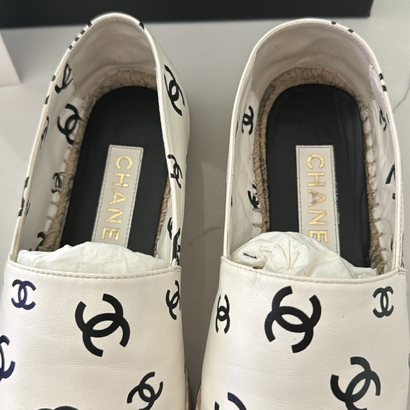 AUTHENTIC CHANEL ESPADRILLES from 22S FULL SET BLACK & WHITE CC Logos - Picture 4 of 10